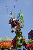 09 Dragon statues on Ciji temple