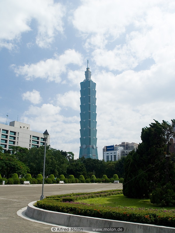 05 Park and Taipei 101 tower