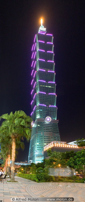 05 Night view of Taipei 101 tower