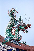 11 Dragon statue on roof