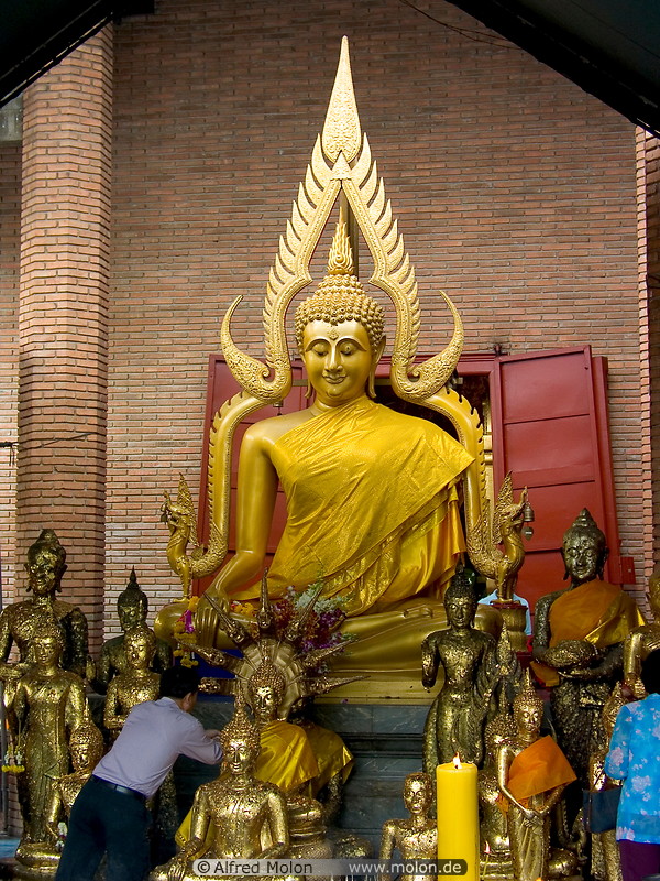 03 Buddha image in Wat Yai Chai Mongkol