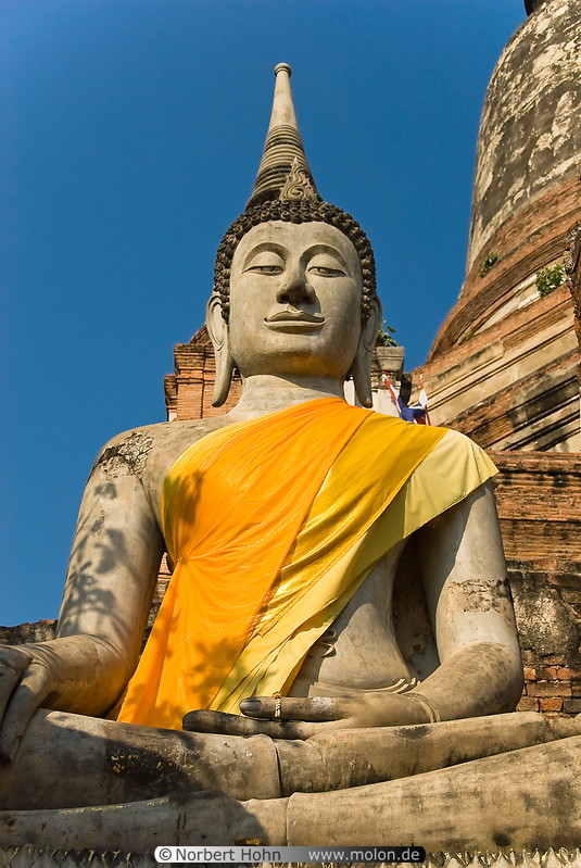 07 Buddha statue