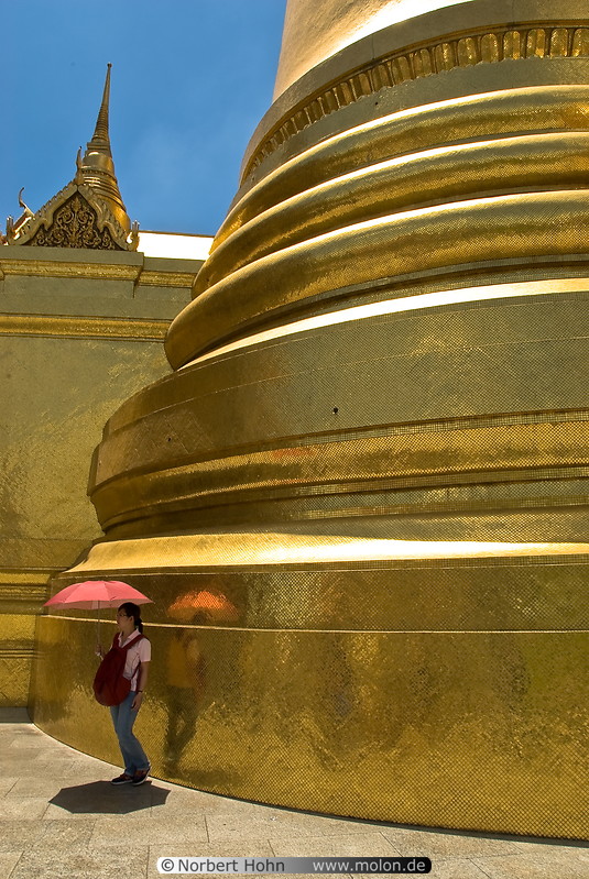 20 Golden chedi Phra Sri Rattana