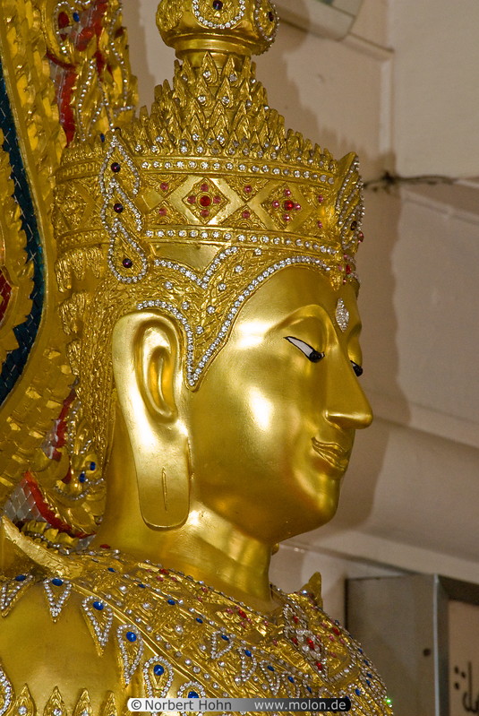 04 Golden Buddha head