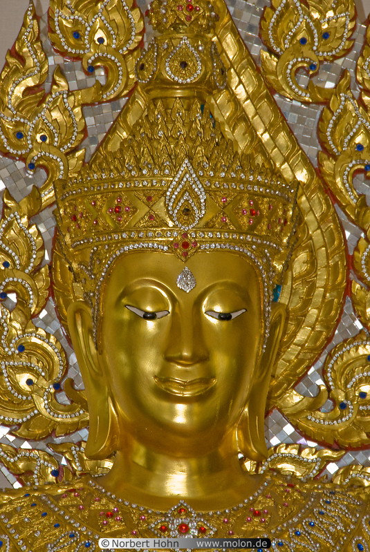 05 Golden Buddha head