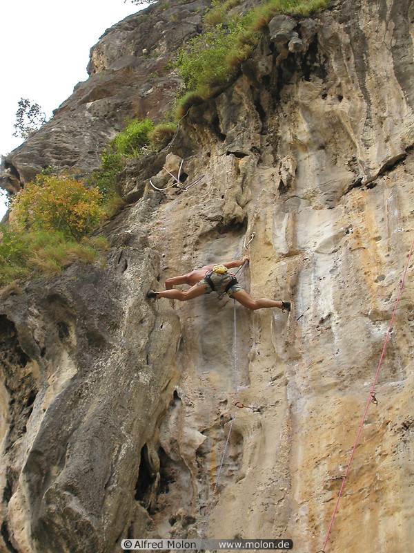 06 Rock climbing