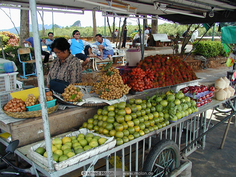 05 Krabi fruit stalls