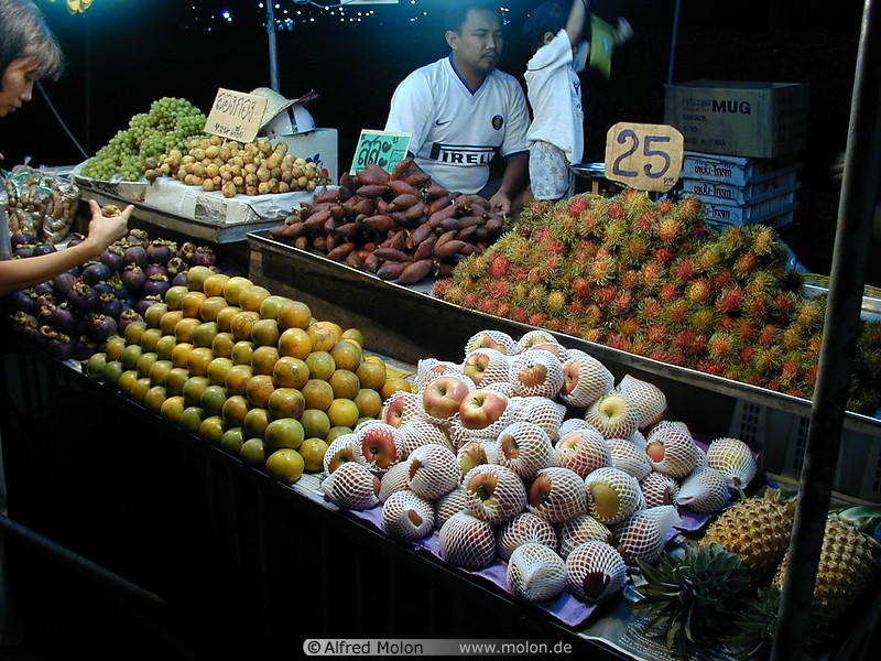 06 Krabi fruit stalls