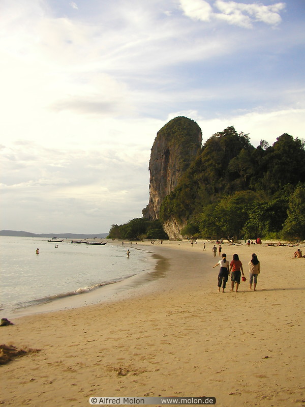 12 Phra Nang beach