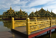 22 Burmese style temples