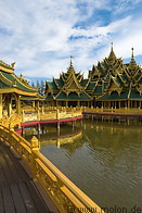 23 Burmese style temples