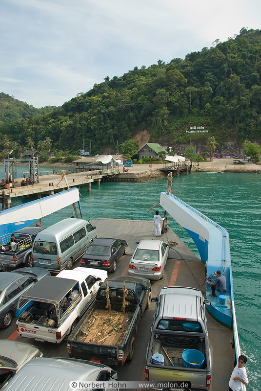 01 Ao Sapparot the harbour of Koh Chang