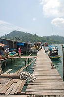 16 The swimming fisher village of Baan Ao Salat