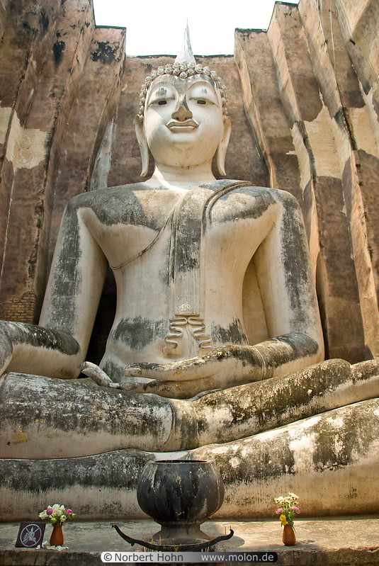 13 Buddha of Wat Si Chum 