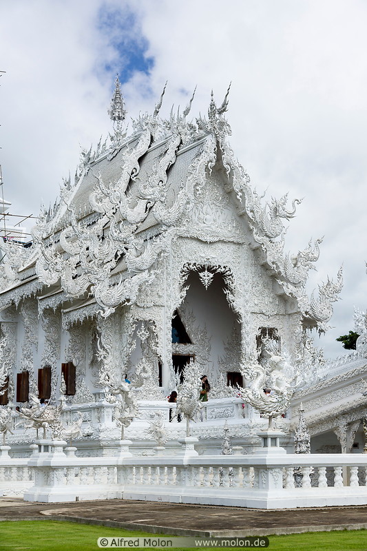 07 Wat Rong Khun main hall