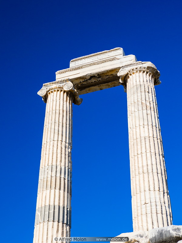 12 Columns at temple of Apollo