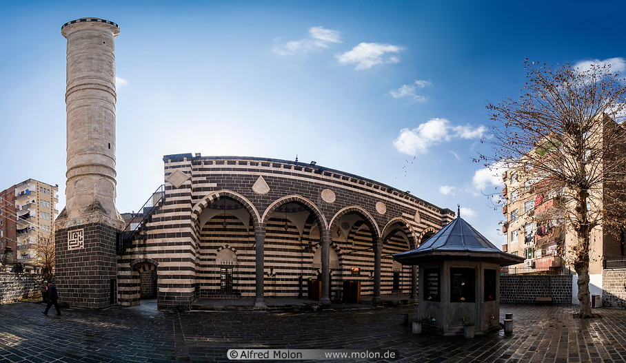 22 Parli Safa mosque