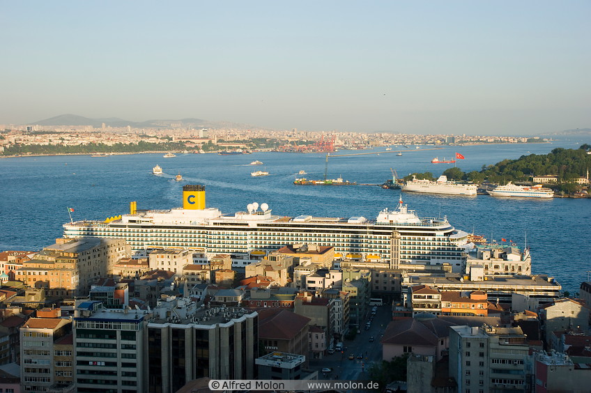 02 Bosphorus strait with cruise ship and Golden Horn