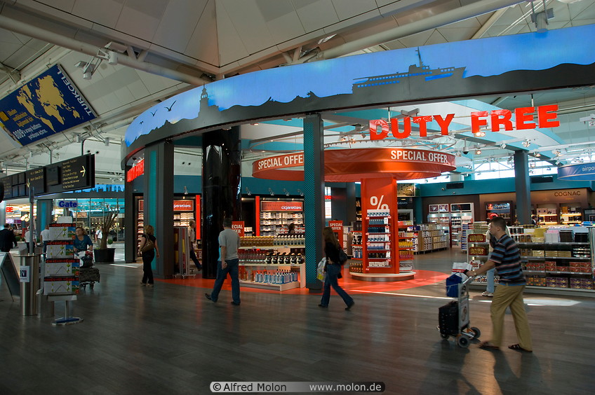 12 Duty free shop in Istanbul airport
