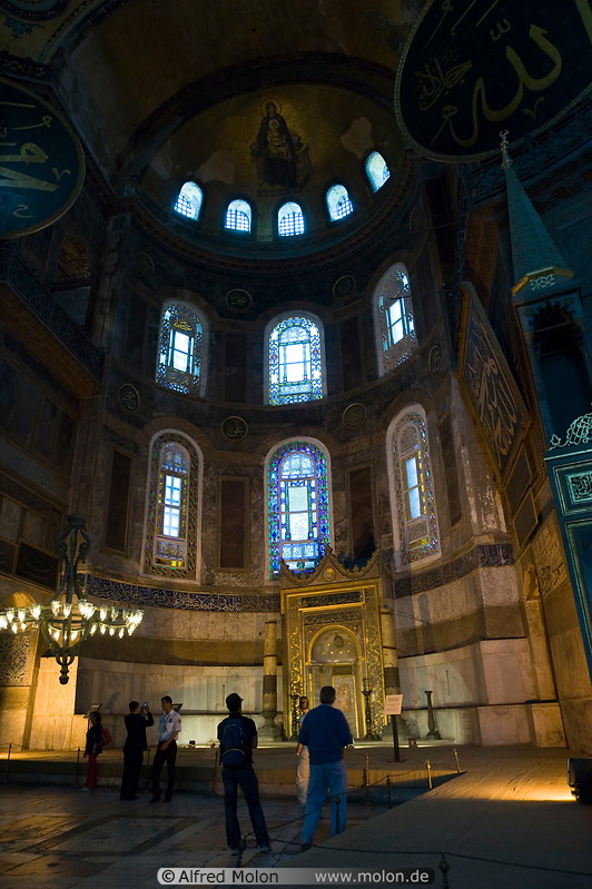 07 Interior view of apse