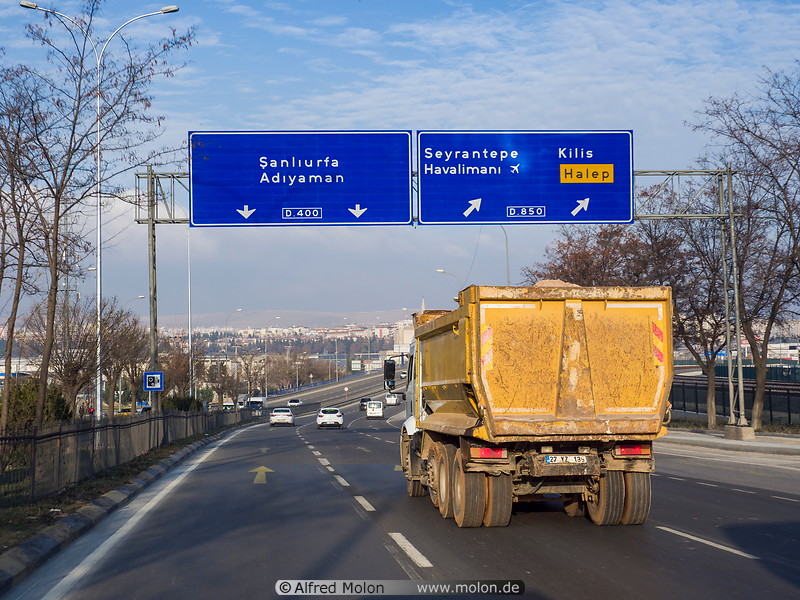 12 O-52 motorway near Gaziantep
