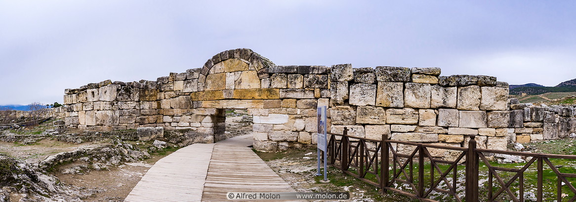 01 Southern Byzantine gate in Hierapolis
