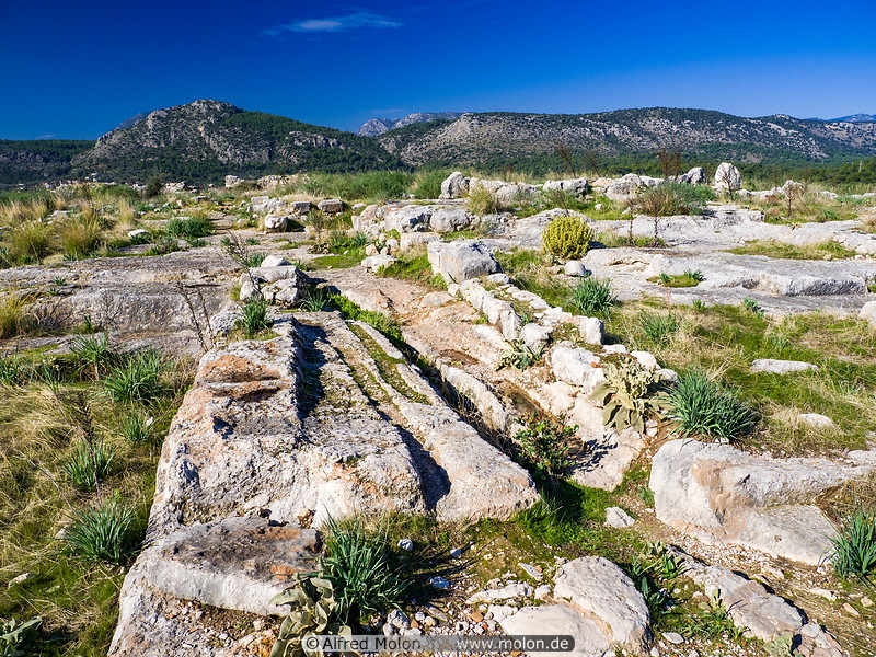 12 Acropolis ruins