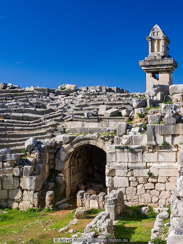 33 Theatre and pillar tomb