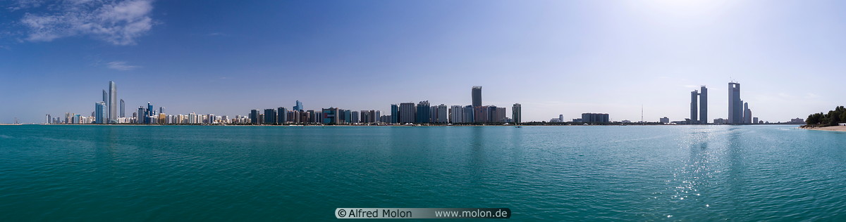 01 Abu Dhabi skyline