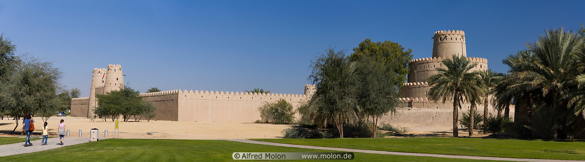01 Al Jahili fort