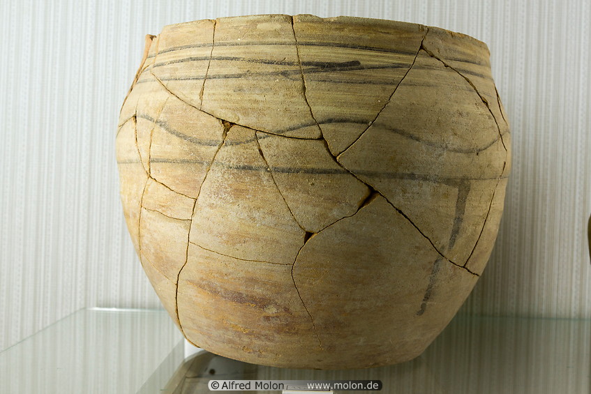 09 Storage jar 1st millenium BC