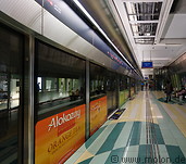 06 Metro platform
