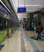 07 Metro platform