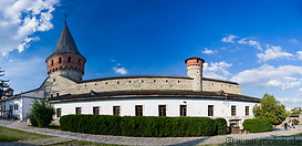 09 Castle building