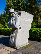 08 Holodomor statue