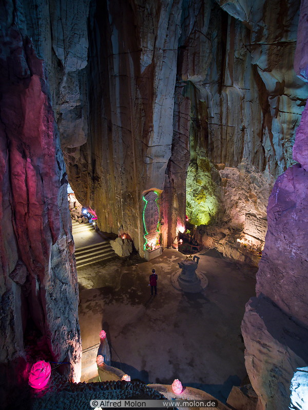 18 Am Phu cave