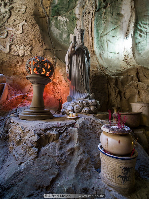 21 Cave altar