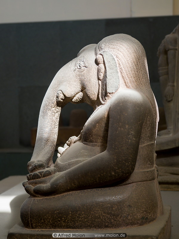 04 Ganesha statue