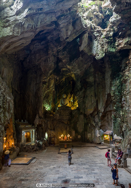 02 Huyen Khong cave