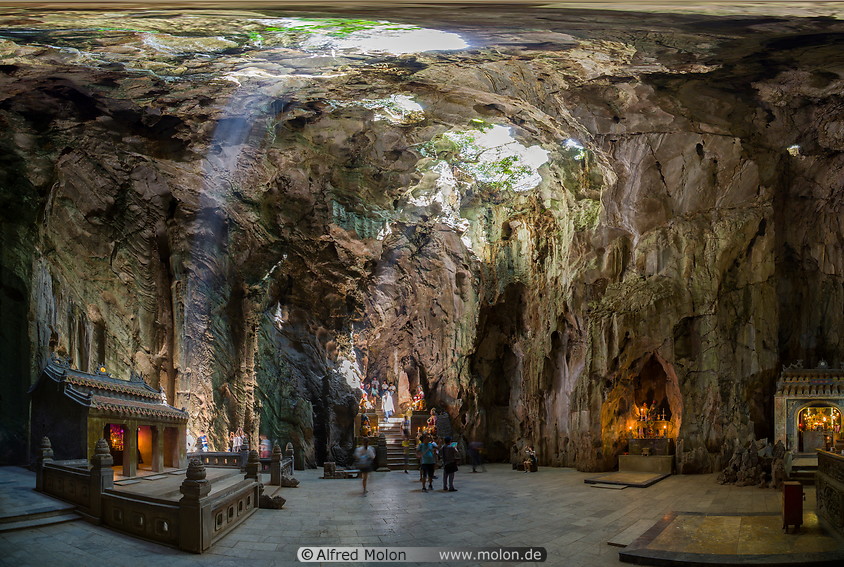 15 Huyen Khong cave