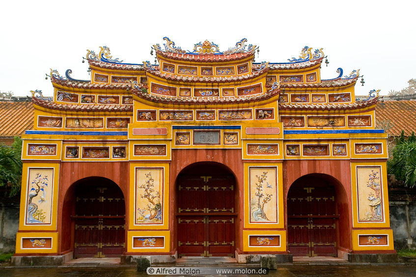 41 Chuong Duc gate
