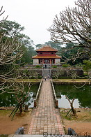 10 Trung Dao bridge and pavilion
