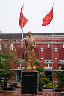 15 Statue of Nguyen Tat Thanh - Quoc Hoc school