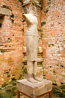 01 Statue of woman