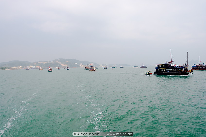 09 Tourist boats on their way to Halong bay