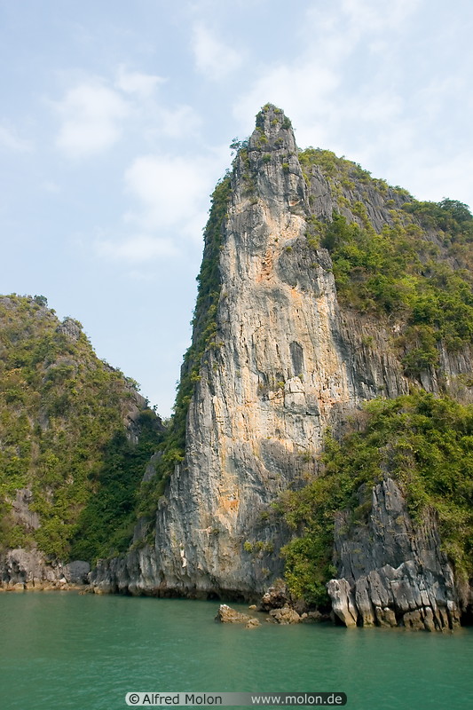 06 Karst limestone cliffs