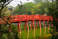 07 Red Huc Sunbeam bridge to Ngoc Son temple