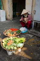 02 Fruit vendor with baskets