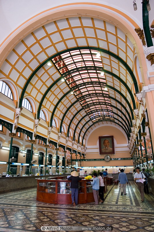 22 General Post Office interior with vaulted ceiling