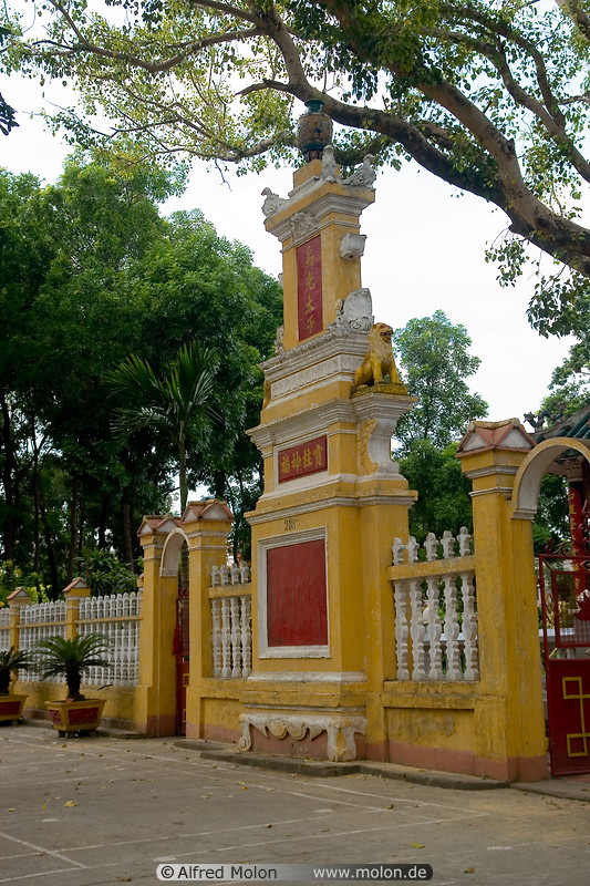 06 Inner court - Giac Lam pagoda
